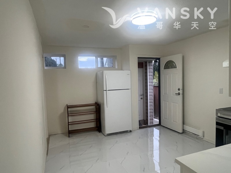 260423151926_1031_Back suite-Living  dining.JPG
